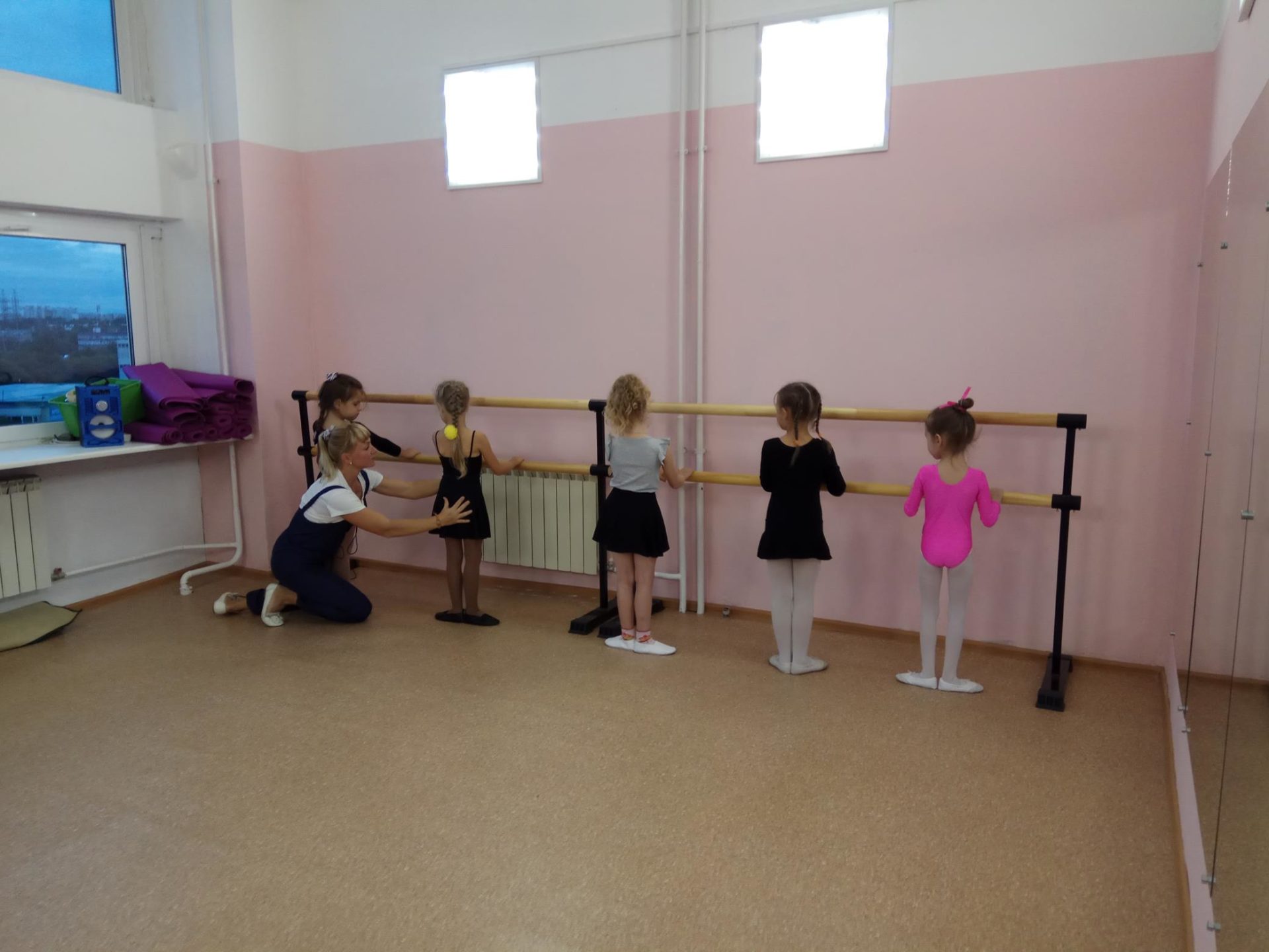 занятия по танцам в детском центре Наши дети в Марьино