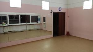 Танцевальный зал детский центр Наши дети в Марьино 